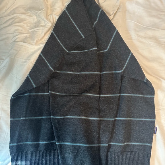 Patagonia 100% merino wool sweater - Picture 2 of 3